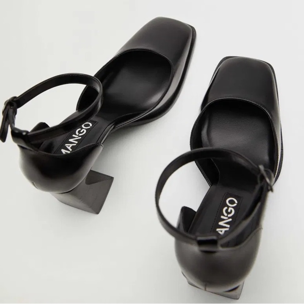 Mary Jane Brand New Black Pumps with Block Heels. EU 38 size. 38!!!!!!